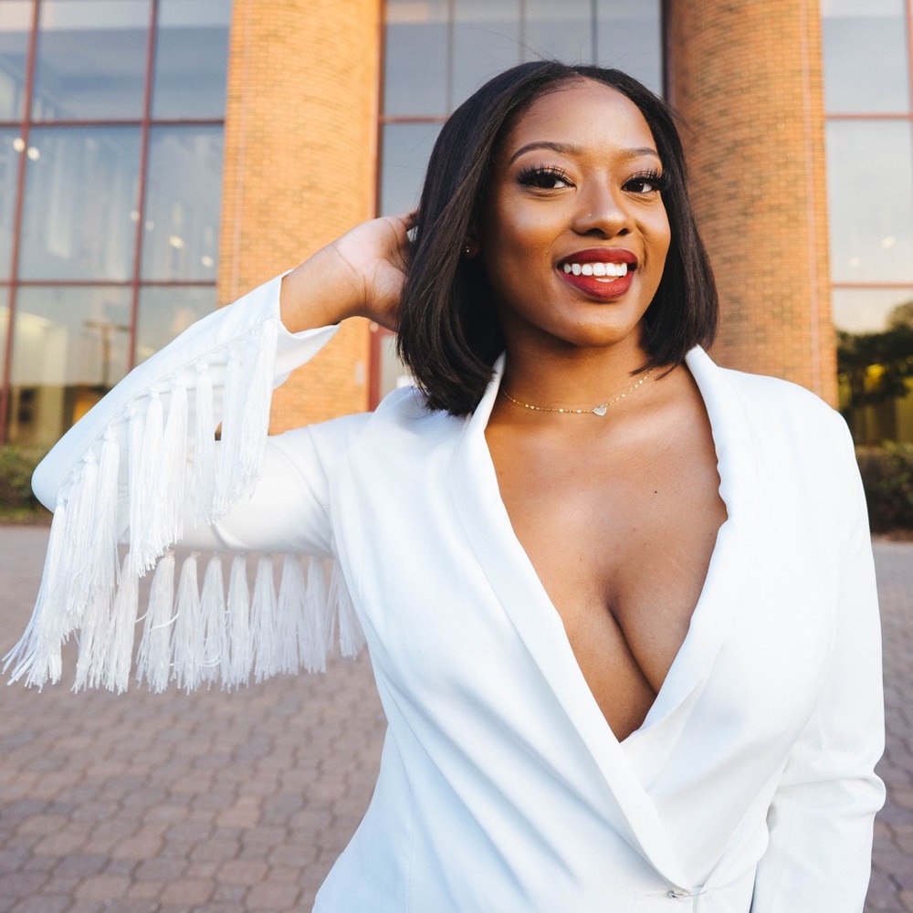 Meet your Posher, Jasmine